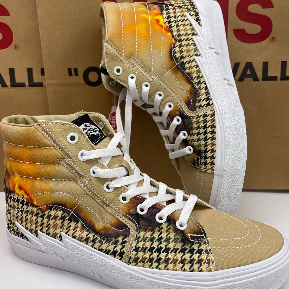 Vans Men’s Sk8-Hi Bolt (Big Reveal) Taos Taupe Sneakers 
 Houndstooth Pattern